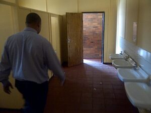 Eldridge Primary School Toilets' - 16 November 2011