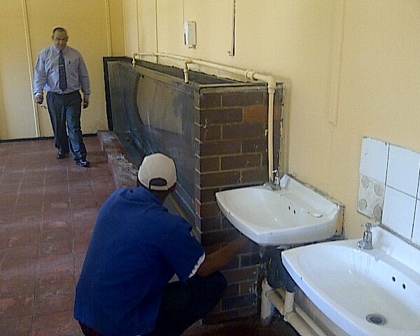 Eldridge Primary School Toilets' - 16 November 2011